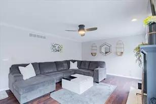 607 Old Farm Rd, Bloomington, IL 61704 - Photo 11