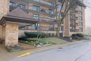 1671 Mission Hills Rd, Northbrook, IL 60062 - Photo 1