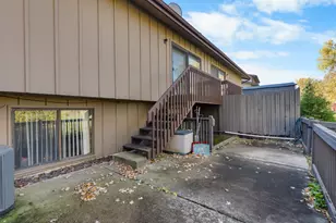 532 E Devon Ave, Roselle, IL 60172 - Photo 17