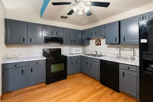 532 E Devon Ave, Roselle, IL 60172 - Photo 7