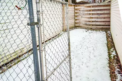 10714 S Calumet Avenue, Chicago, IL 60628 - Photo 27