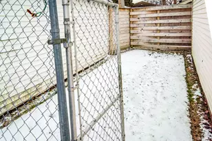 10714 S Calumet Ave, Chicago, IL 60628 - Photo 27