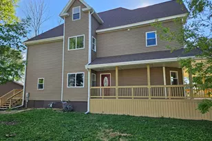 215 E Sale St, Tuscola, IL 61953 - Photo 5