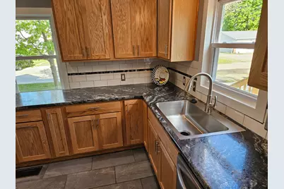 215 E Sale Street, Tuscola, IL 61953 - Photo 15