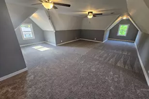 215 E Sale St, Tuscola, IL 61953 - Photo 33