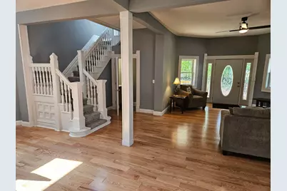 215 E Sale Street, Tuscola, IL 61953 - Photo 11