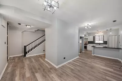 6718 S Saint Lawrence Avenue, Chicago, IL 60637 - Photo 3