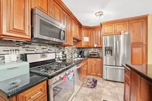 15705 Peggy Ln, Oak Forest, IL 60452 - Photo 3