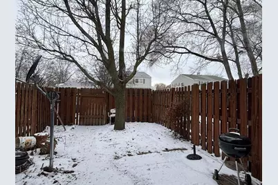 128 S Hale Avenue, Bartlett, IL 60103 - Photo 11