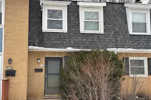 128 S Hale Ave, Bartlett, IL 60103 - Photo 1