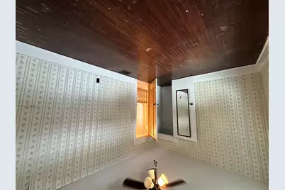 1441 S Float Avenue, Freeport, IL 61032 - Photo 11