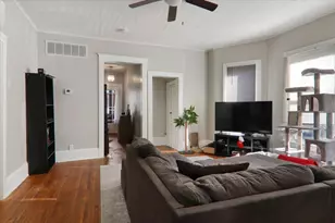 910 N Center St, Bloomington, IL 61701 - Photo 7