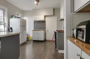 910 N Center St, Bloomington, IL 61701 - Photo 11