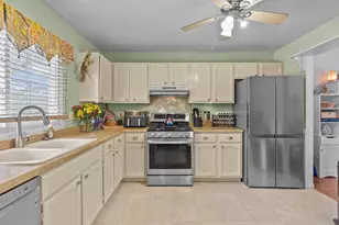 113 Wallace St, Bartlett, IL 60103 - Photo 15