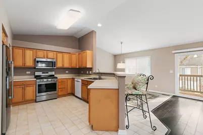 61 Samuel Drive, Streamwood, IL 60107 - Photo 7