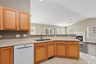 61 Samuel Dr, Streamwood, IL 60107 - Photo 9