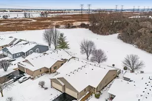 40 S Walnut Dr, North Aurora, IL 60542 - Photo 39