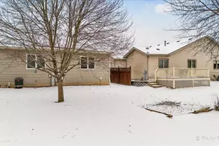 40 S Walnut Dr, North Aurora, IL 60542 - Photo 35