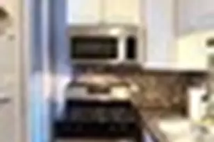 404 Gillett Ave, Waukegan, IL 60085 - Photo 7