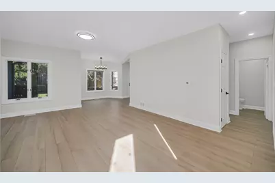 424 Ashbury Drive, Hinsdale, IL 60521 - Photo 3