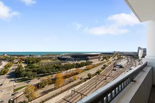 1335 S Prairie Ave, Chicago, IL 60605 - Photo 23