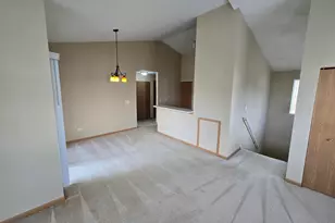 1531 Silverstone Dr, Carpentersville, IL 60110 - Photo 13