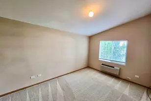 1531 Silverstone Dr, Carpentersville, IL 60110 - Photo 7