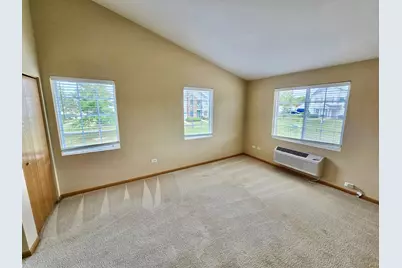 1531 Silverstone Drive #1531, Carpentersville, IL 60110 - Photo 5