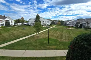 1531 Silverstone Dr, Carpentersville, IL 60110 - Photo 11