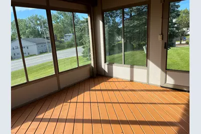 900 Windstone Court, Lake in the Hills, IL 60156 - Photo 15