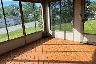 900 Windstone Ct, Lake in the Hills, IL 60156 - Photo 15