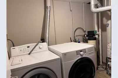 900 Windstone Court, Lake in the Hills, IL 60156 - Photo 17