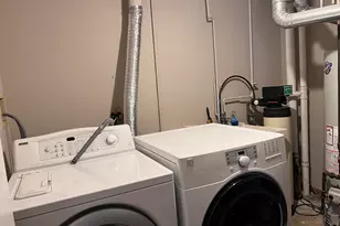 900 Windstone Ct, Lake in the Hills, IL 60156 - Photo 17