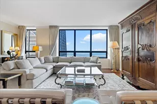 180 E Pearson St, Chicago, IL 60611 - Photo 9