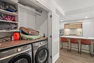 211 N Harbor Dr, Chicago, IL 60601 - Photo 25