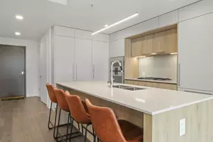 211 N Harbor Dr, Chicago, IL 60601 - Photo 3