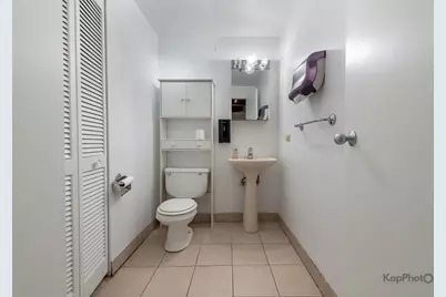 921 W Van Buren Street #2B, Chicago, IL 60607 - Photo 5