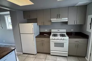 420 Meadow Green Ln, Round Lake Beach, IL 60073 - Photo 5