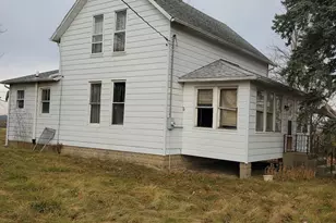 475 N 1900 East Rd, Milford, IL 60953 - Photo 1