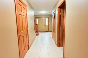 13375 Springhill Dr, Winnebago, IL 61088 - Photo 7