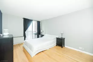 4170 N Marine Dr, Chicago, IL 60613 - Photo 13