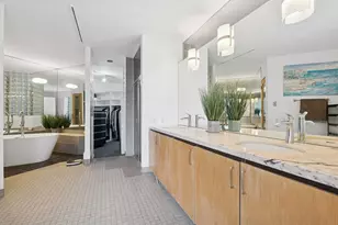 957 W Huron St, Chicago, IL 60642 - Photo 17