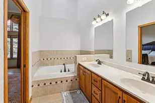 8624 Kendall Ln, Orland Park, IL 60462 - Photo 13