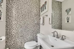 3227 N Heritage Ln, Arlington Heights, IL 60004 - Photo 5