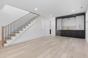 2433 W Cuyler Ave, Chicago, IL 60618 - Photo 33