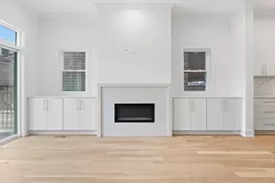 2433 W Cuyler Ave, Chicago, IL 60618 - Photo 9