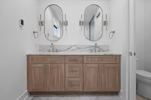 2433 W Cuyler Ave, Chicago, IL 60618 - Photo 17