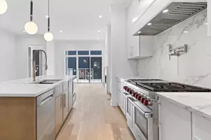 2433 W Cuyler Ave, Chicago, IL 60618 - Photo 5