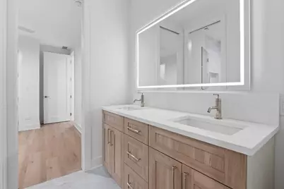 2433 W Cuyler Avenue, Chicago, IL 60618 - Photo 39