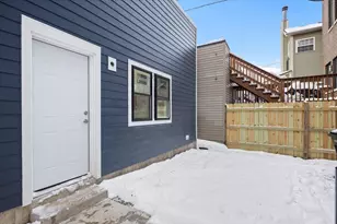 2433 W Cuyler Ave, Chicago, IL 60618 - Photo 43